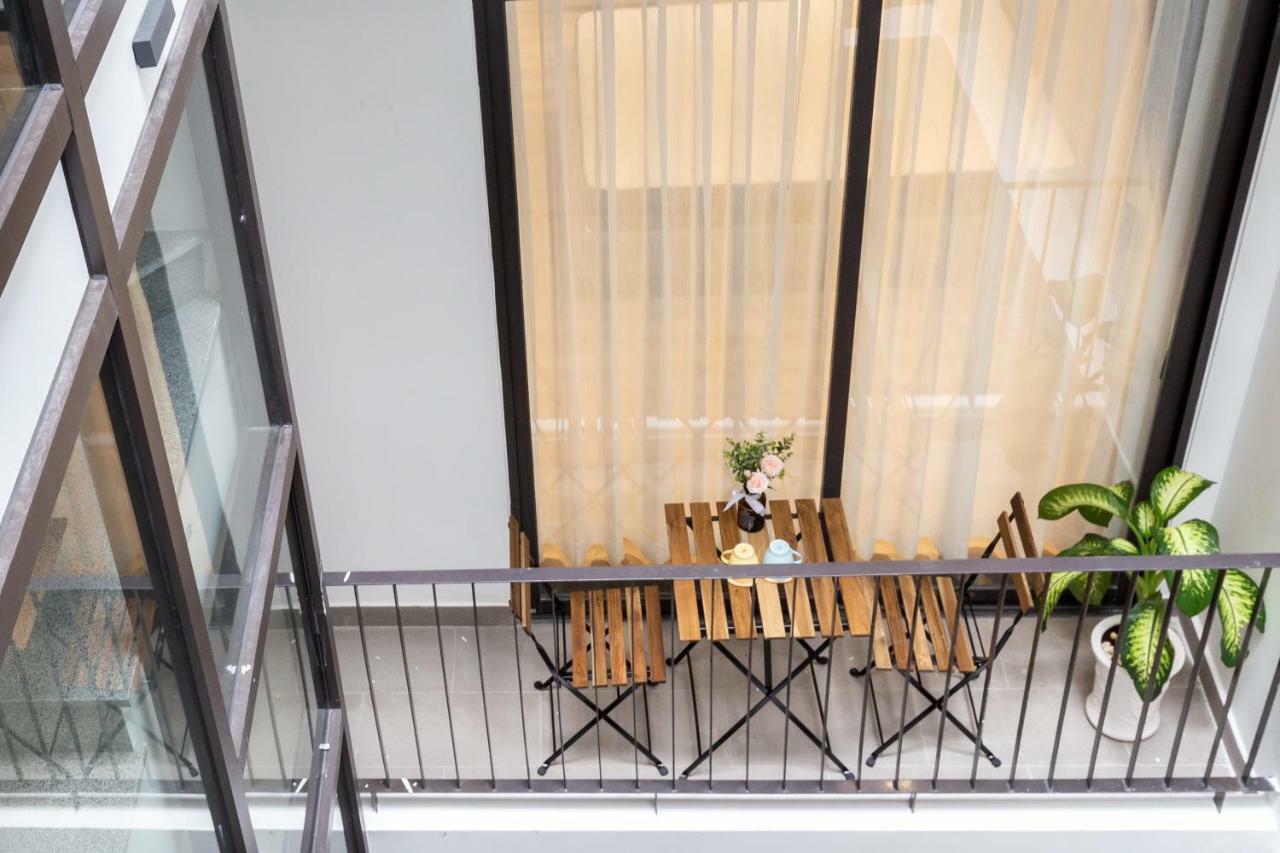 Cozrum Homes - Premier Residence Ho Chi Minh City Exterior photo