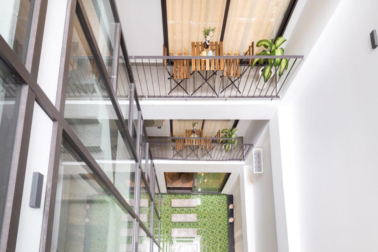 Cozrum Homes - Premier Residence Ho Chi Minh City Exterior photo