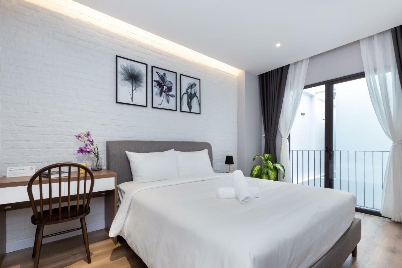 Cozrum Homes - Premier Residence Ho Chi Minh City Exterior photo