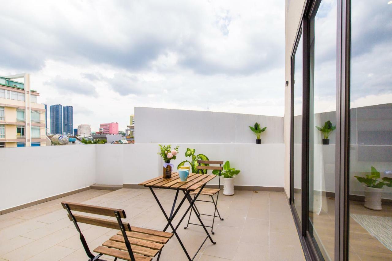 Cozrum Homes - Premier Residence Ho Chi Minh City Exterior photo