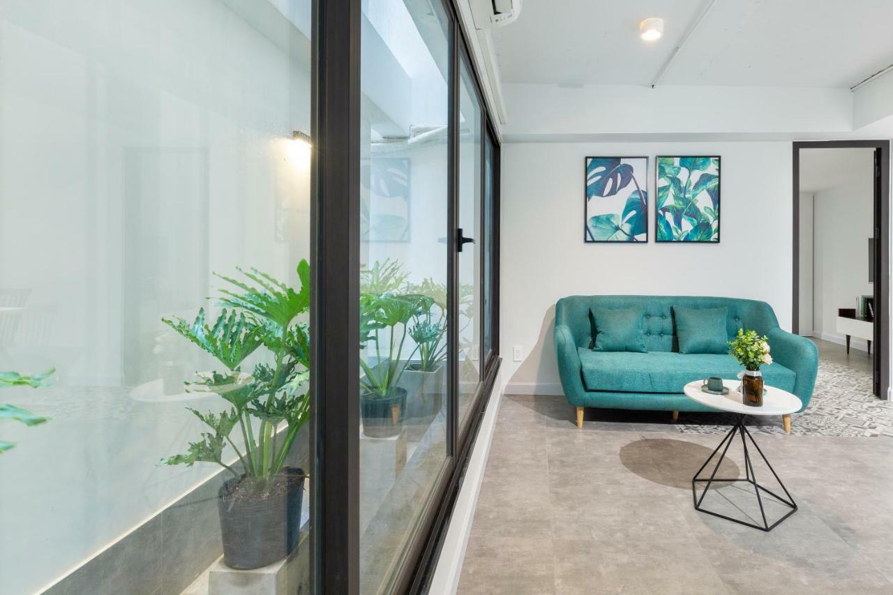 Cozrum Homes - Premier Residence Ho Chi Minh City Exterior photo